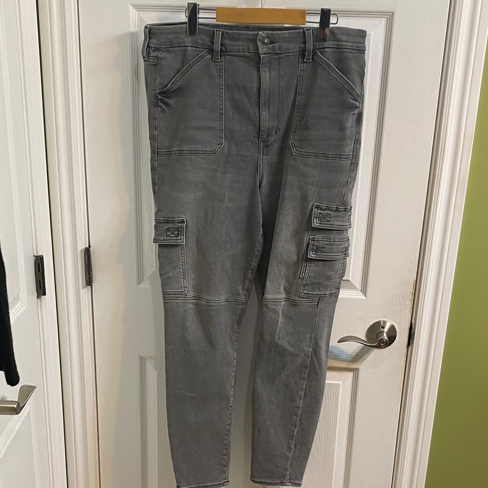 American Eagle Curvy Super Hi Rise Grey Jegging Jeans Women’s Size 18 Regular
